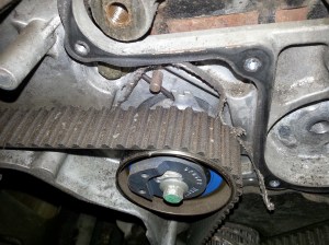 Nepakeisto generatoriaus dirželio pasekmės. Pagrindinio diržo įtempėjas